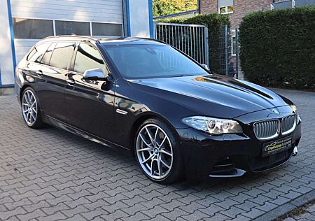 BMW 550 d Touring xDrive/PANO/LEDER/KEYLESS/HUD/VOLL