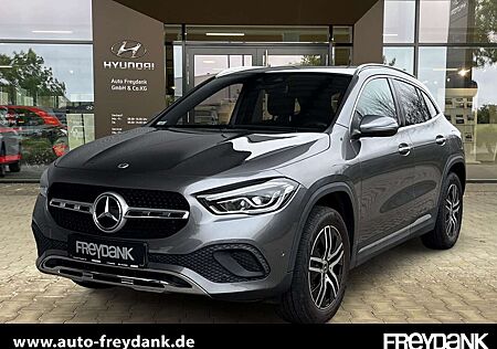 Mercedes-Benz GLA 200 Progressive Info High End Business Keyless