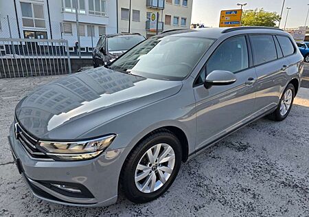 VW Passat Variant Volkswagen Conceptline 2,0 TDI AUTOM*KAMERA