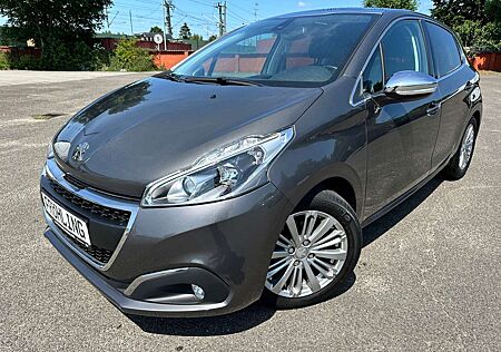 Peugeot 208 BlueHDi 100 AHK, NAV, RFK