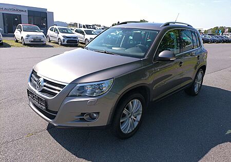 VW Tiguan Volkswagen Team 4Motion*Panorama*XENON*NAVI*Sitzhg*AHK*Parkas