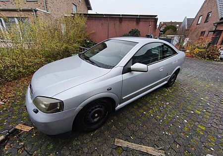 Opel Astra 2.2 16V Coupe