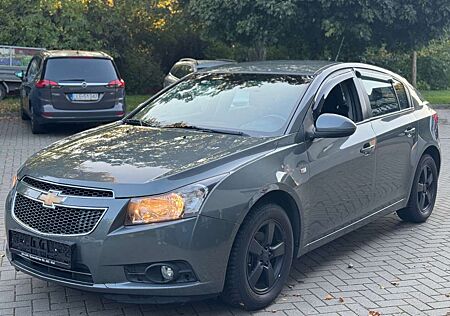 Chevrolet Cruze Hatchback LT / TÜV NEU