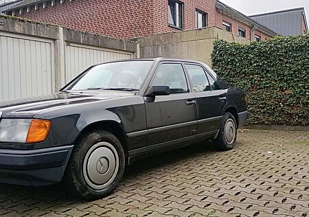 Mercedes-Benz E 230 OLDTIMERE MIT H-KENNZEICHEN