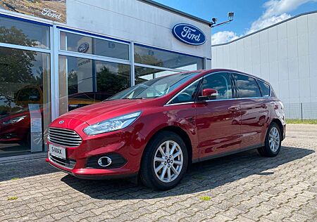 Ford S-Max Titanium