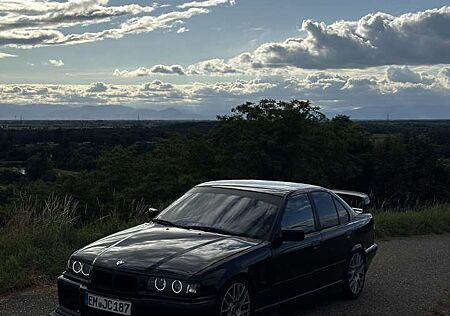 BMW 320 E36