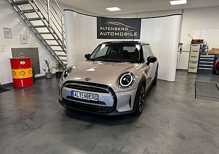 Mini Cooper Classic Trim LED PDC DAB CarPlay Tempomat
