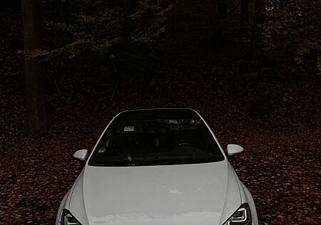 VW Golf Volkswagen GTD Variant BlueMotion Technology DSG