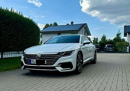 VW Arteon Volkswagen 2.0 TSI DSG R-Line