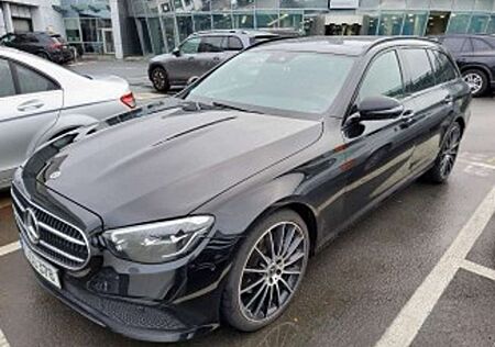 Mercedes-Benz E 300 4M*AMG Line*Night-Paket*Pano*LED*Leder*Nav
