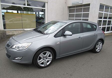 Opel Astra J 1.6 Edition