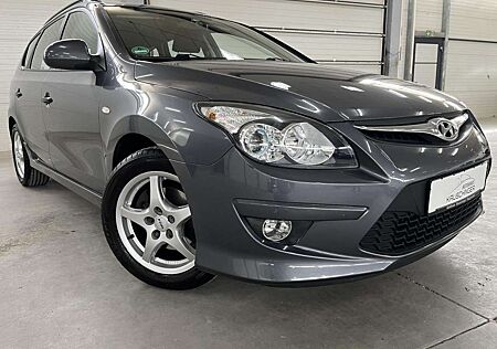 Hyundai i30 CW 1.6 16V AUTOMATIK KLIMA SHZ ALU TÜV/06.26