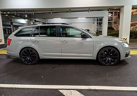Skoda Octavia Combi RS4x4Vollleder*Kamera*Navi*ACC*AHK