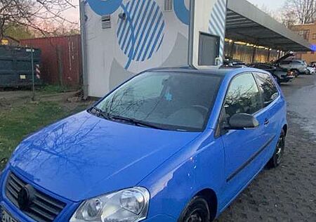 VW Polo Volkswagen 1.4 Automatik Trendline