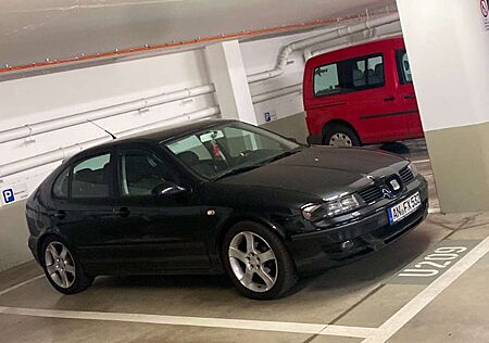 Seat Leon 1.6 16V Shz Tüv 10/26 8 Fachbereift VB