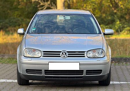 VW Golf Volkswagen 1.6. klima.