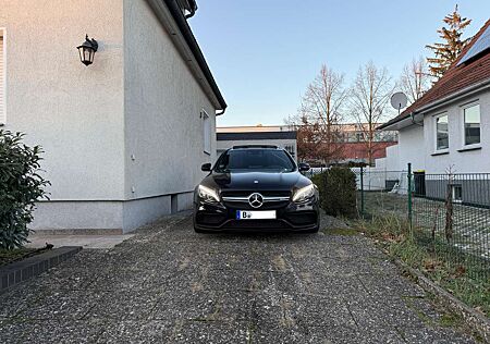 Mercedes-Benz C 63 AMG V8 BiTurbo Performance Auspuff Panoramadach