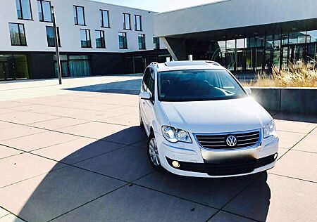 VW Touran Volkswagen 2.0 TDI Highline Sport TÜV“27 8xReifen