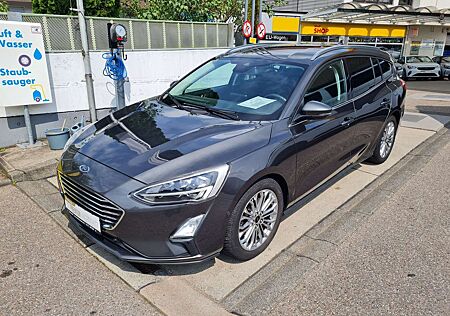 Ford Focus Turnier*Titanium* el.Klappe*Kamera* LED*