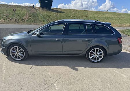 Skoda Octavia Combi 2.0 TSI DSG RS