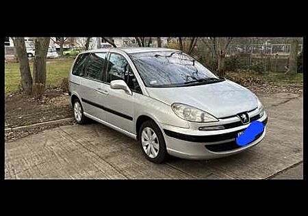 Peugeot 807 HDi 130 Family