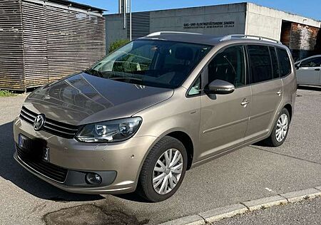 VW Touran Volkswagen Life BMT