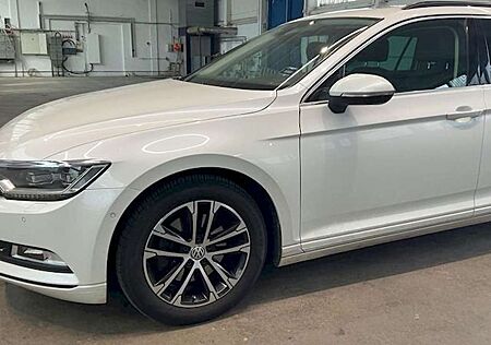 VW Passat Variant Volkswagen 2.0 TDI 110 kW / 150 PS DSG BlueMotion Comfortline