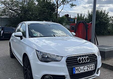 Audi A1 1.4 TFSI Sportback S tronic Ambition | HU NEU