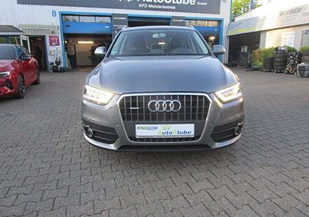 Audi Q3 2.0 TDI quattro 5 Trg. AHK NAVI LED ALU CD Pano!