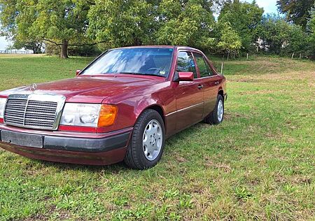 Mercedes-Benz 220