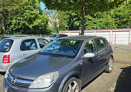 Opel Astra Fließheck 5-Türer 1.6