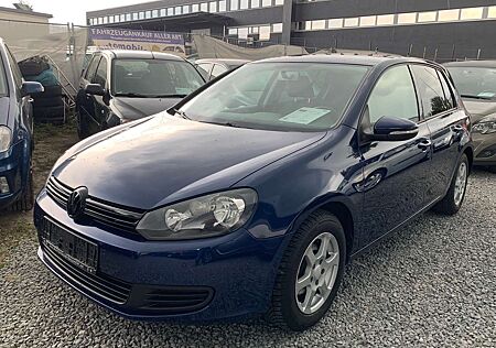 VW Golf Volkswagen 1.2 TSI BlueMotion . Top gepflegt . Tüv Neu