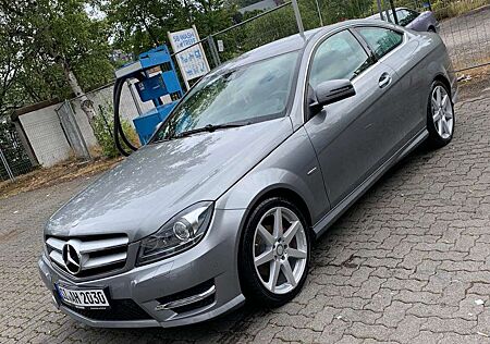 Mercedes-Benz C 180 AMG-LINE BlueEfficient Bi-Xenon Vollleder schwarz