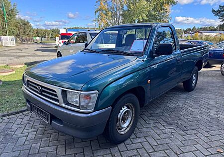 Toyota Hilux 2.4 Einzelkabine Pritsche
