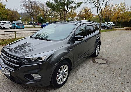 Ford Kuga +1.5+EcoBoost+2x4+ST-Line