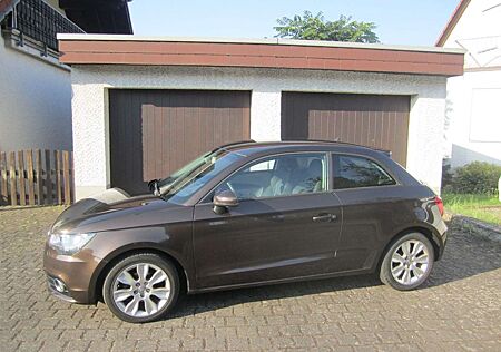 Audi A1 1.2 TFSI Ambition II.Hand/LM+WR/SHZ/S-LINE!!!