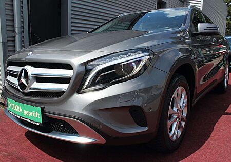 Mercedes-Benz GLA 200 SCORE KLIMA NAVIGATION KAMERA PDC 1.Hd