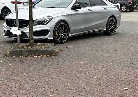 Mercedes-Benz CLA 250 7G-DCT AMG Line