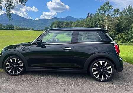 Mini Cooper , wenig KM Werksgarantie bis 2028