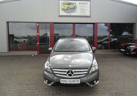 Mercedes-Benz B 180 2. Hand. TÜV neu, Navi, AHK, Park-Assistent