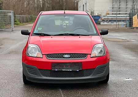 Ford Fiesta Basis 1,3 Liter + Klima , Tüv Neu .