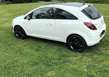 Opel Corsa 1.4 16V Color Edition