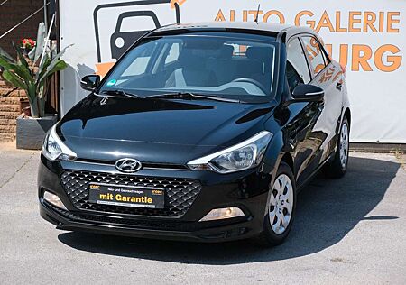 Hyundai i20 Go 1. HAND KLIMA SCHECKHEFT TÜV UND SERVICE