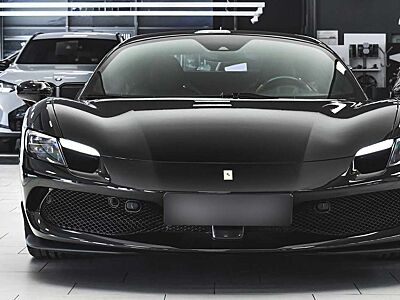 Ferrari 296 GTS 3.0 V6 Plug-in Hybrid F1 DCT