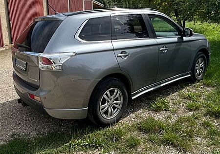 Mitsubishi Outlander ClearTec Invite 2WD