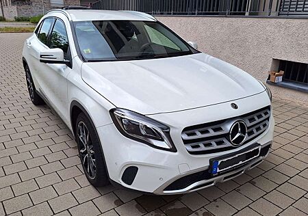 Mercedes-Benz GLA 200 7G-DCT Urban