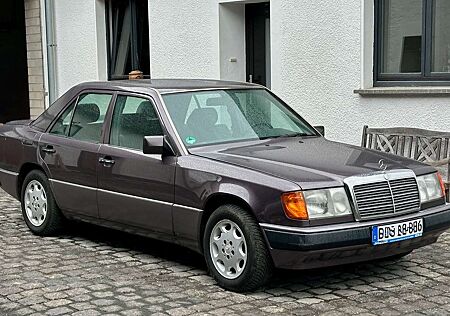 Mercedes-Benz 230 230E W124