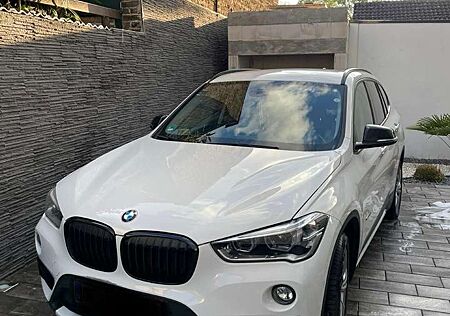 BMW X1 sDrive 18i Sport Line *AUTOMATIK* LED *TOP!