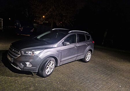Ford Kuga 1.5 EcoBoost 2x4 Titanium