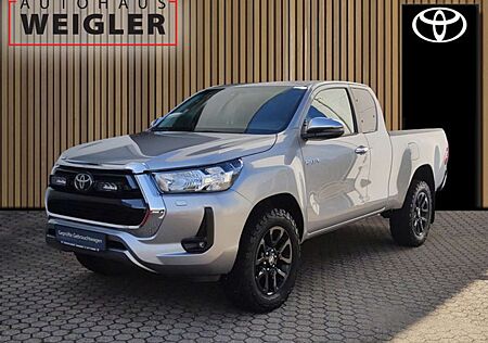Toyota Hilux Extra Cab 2.8 Aut. Comfort 4x4 Extras